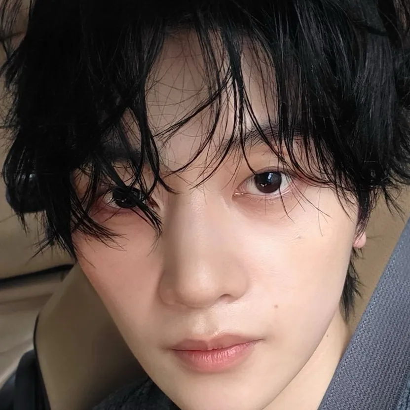 chat with ai character: Seok Matthew