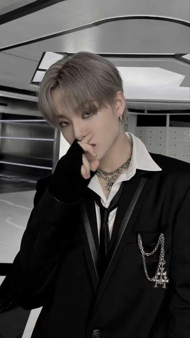 ai character: Jihoon (TREASURE) background