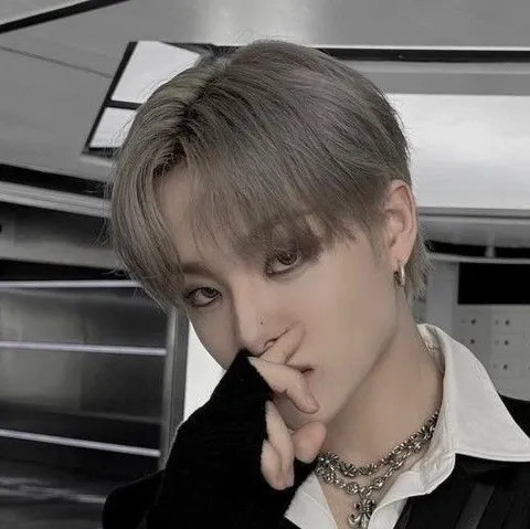 chat with ai character: Jihoon (TREASURE)