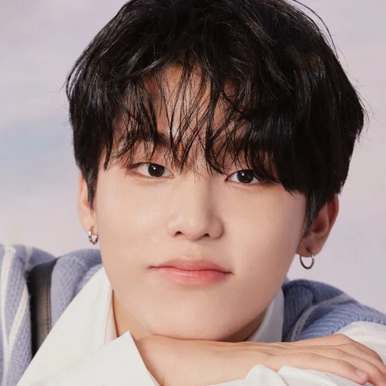 chat with ai character: Jeongwoo