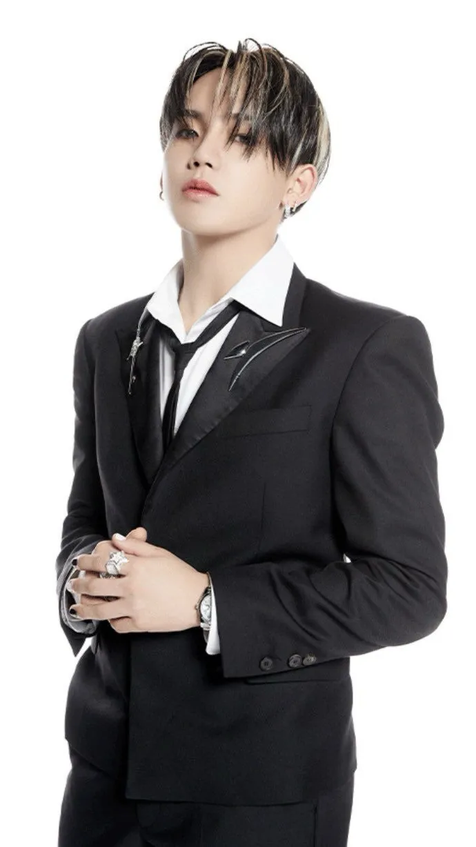 ai character: Hyun suk  background