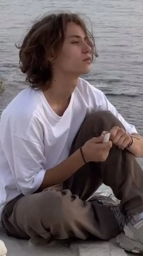 ai character: Apollo lively  background