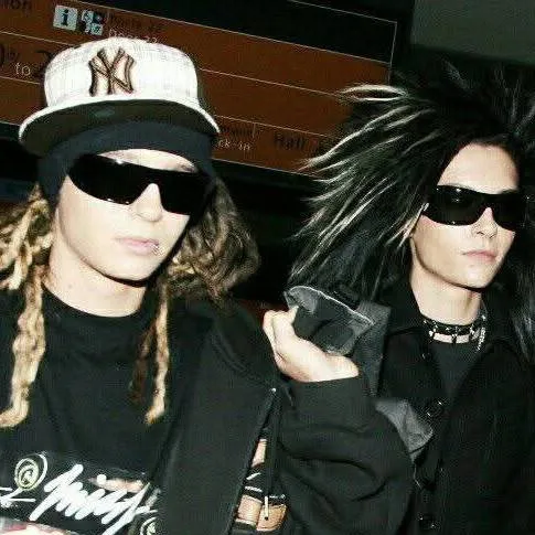 chat with ai character: Kaulitz Twins! 🫶