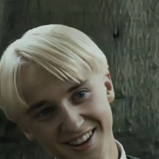 chat with ai character: hogwarts 