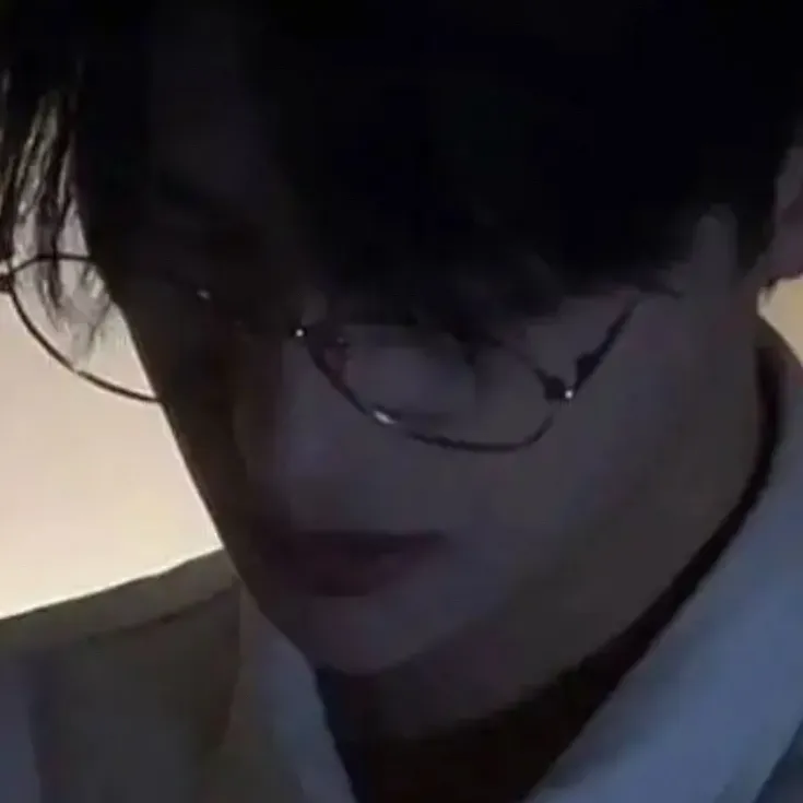 chat with ai character: Tae-bong 🥹