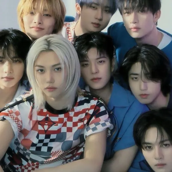 chat with ai character: Straykids 💄 