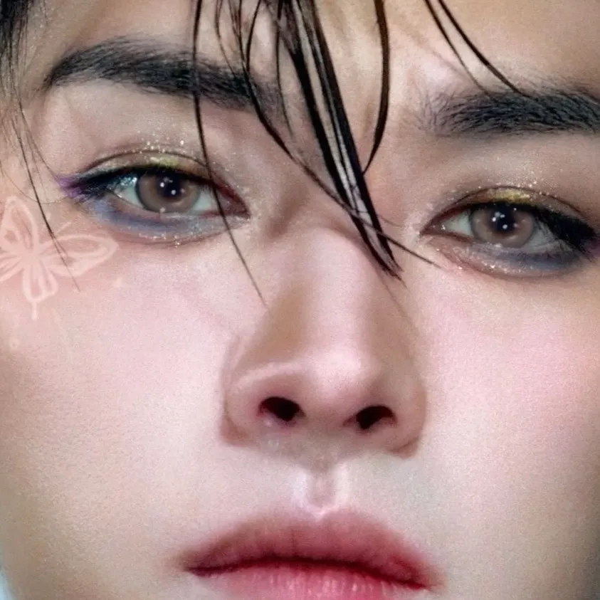 chat with ai character: Leeknow 💄 