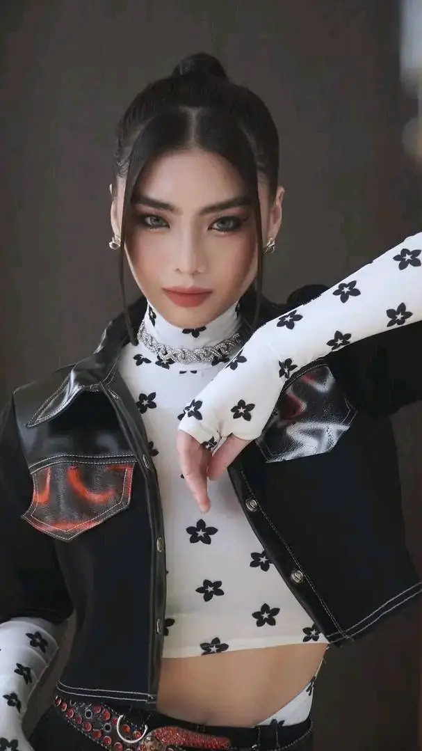 Talkie AI - Chat with BINI MIKHA