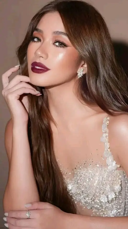 ai character: Bini Aiah background