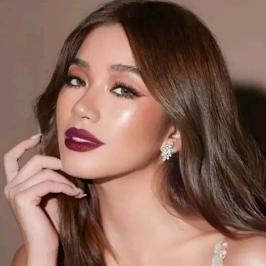 chat with ai character: Bini Aiah