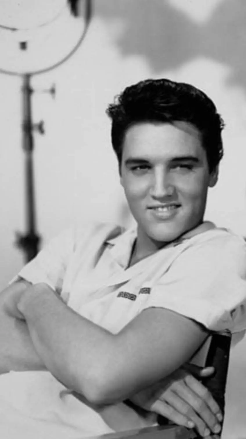 Talkie AI - Chat with elvis presley