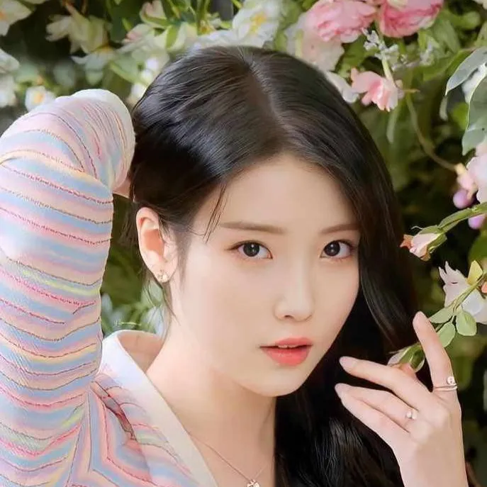 chat with ai character: Lee Ji-eun (IU)