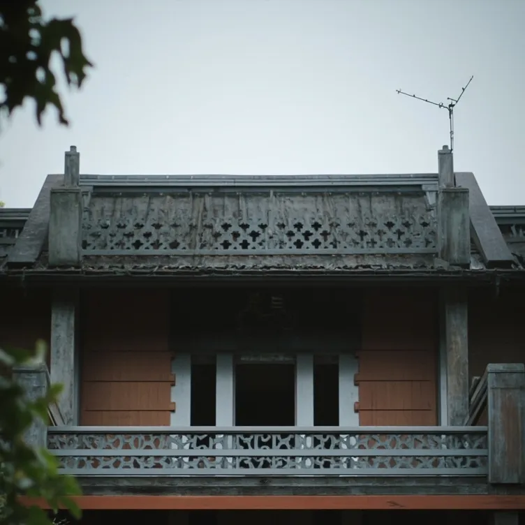 chat with ai character: haunted house 