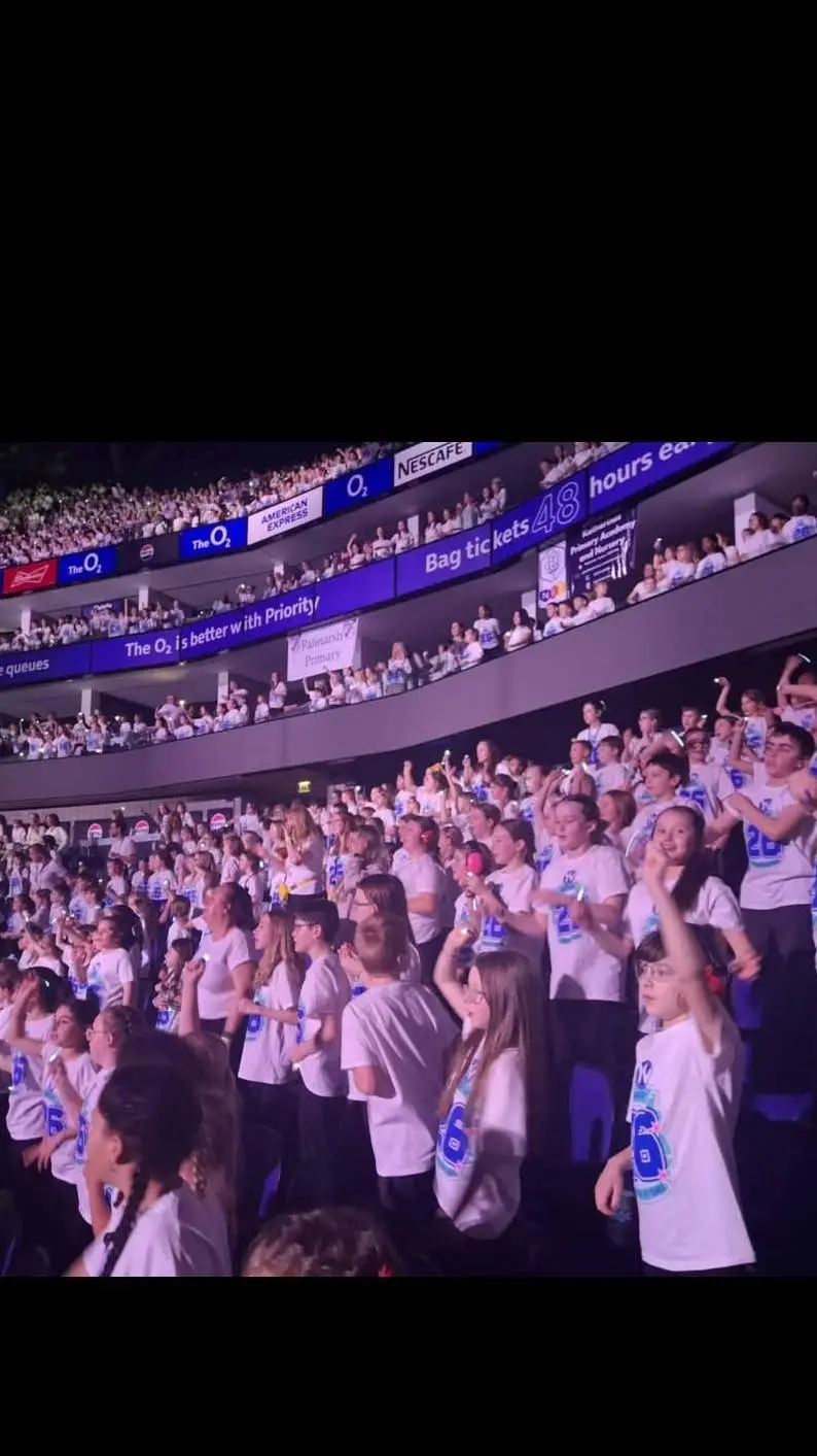 ai character: O2 DAY!!!  background