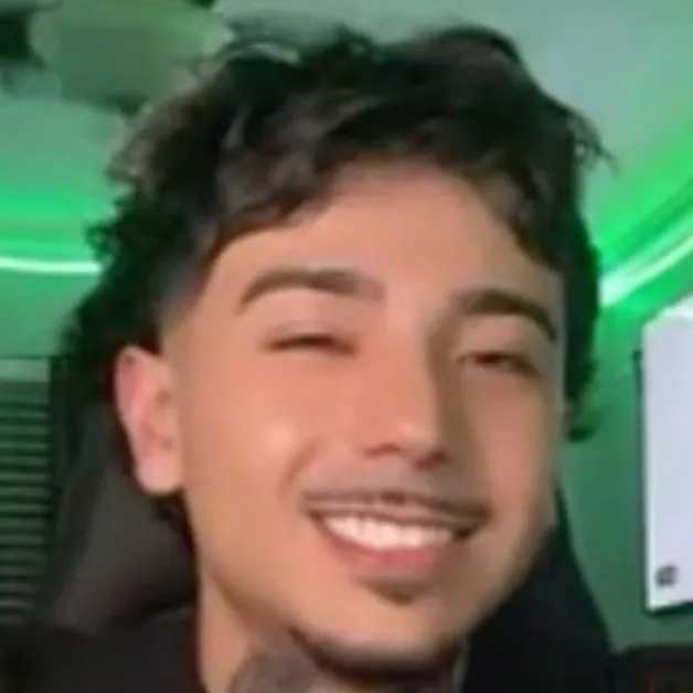 chat with ai character: Gabeee😽