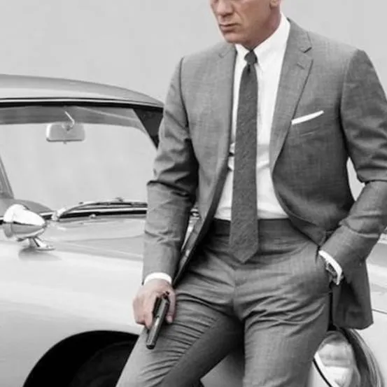 chat with ai character: James Bond(007)