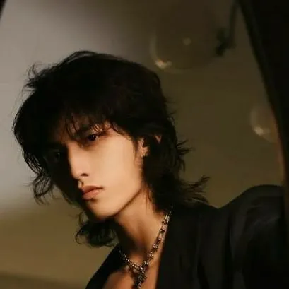 chat with ai character: Ryan