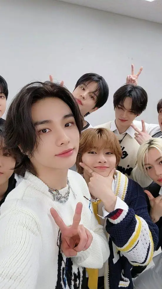 ai character: stray kids background