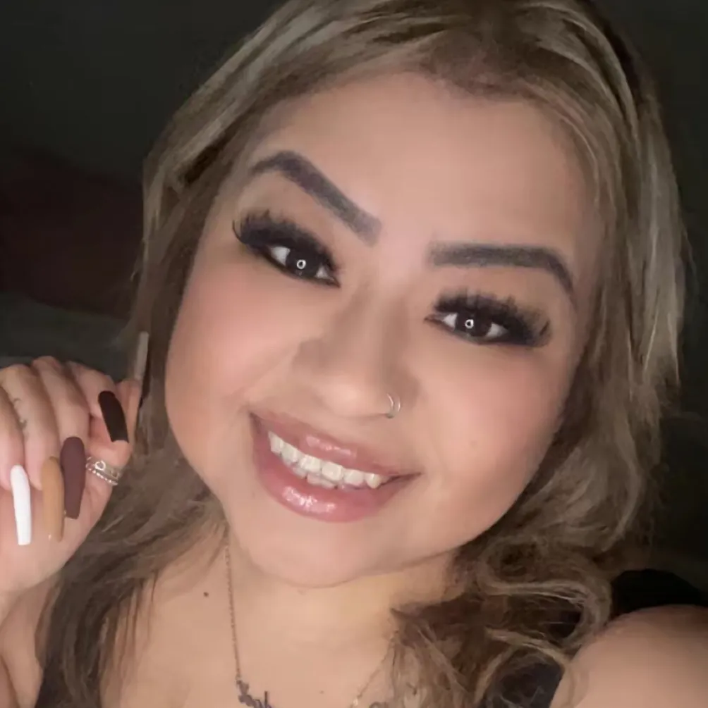 chat with ai character: Ash Trevino 