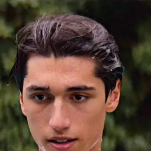 chat with ai character: Ali 