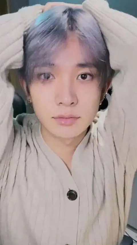 ai character: Heeseung background