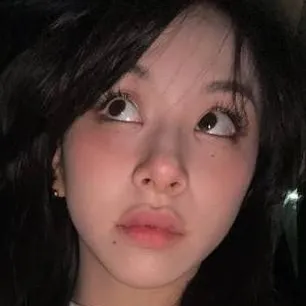 chat with ai character: Chaeyoung