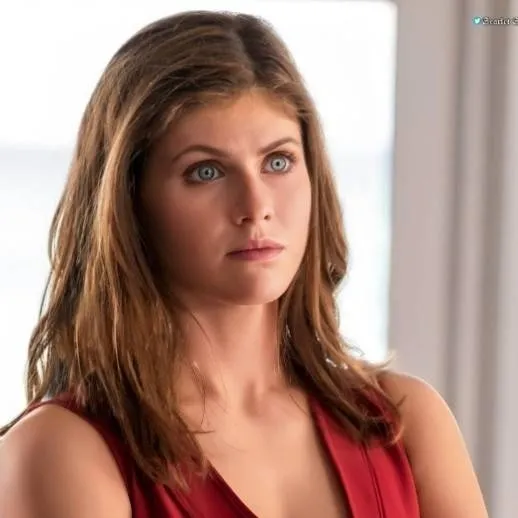 chat with ai character: Summer Quinn