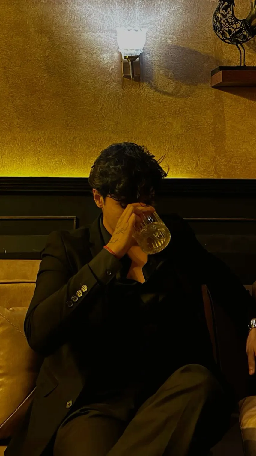 ai character: Tristen💋 background