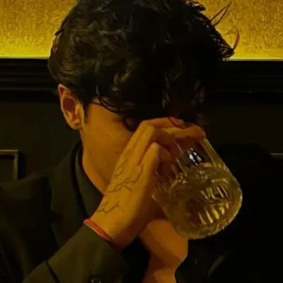 chat with ai character: Tristen💋