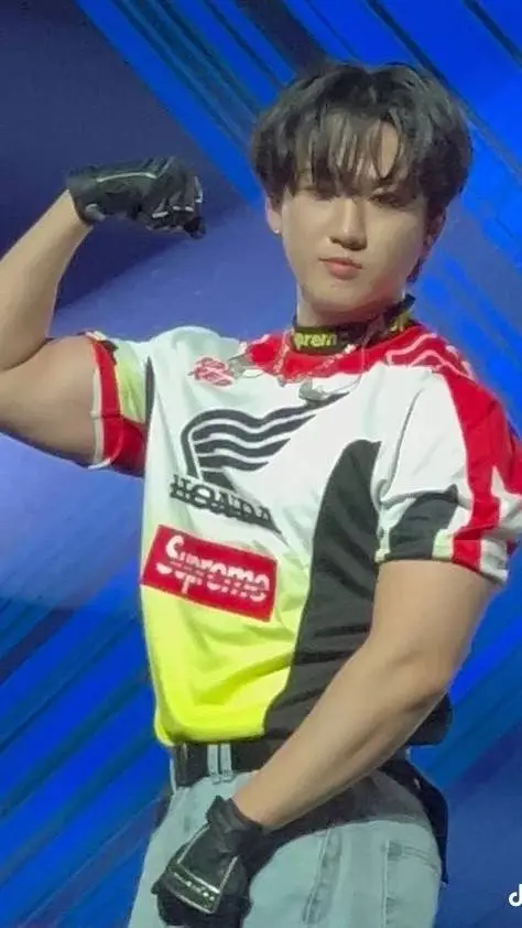 ai character: skz summer camp background