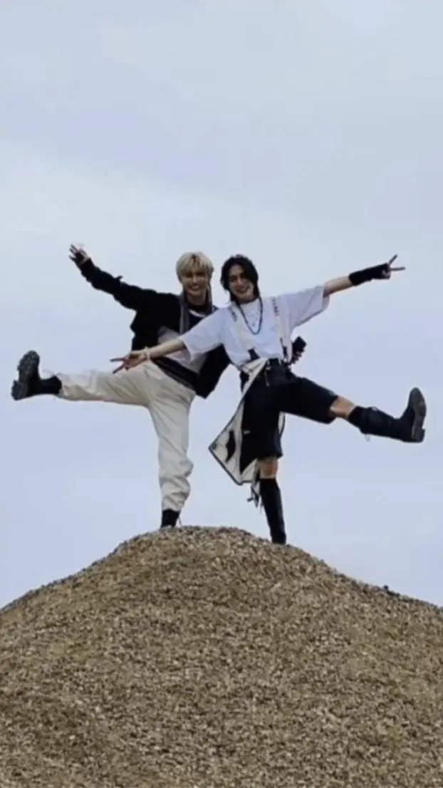 ai character: ♡☆straykids☆♡ background