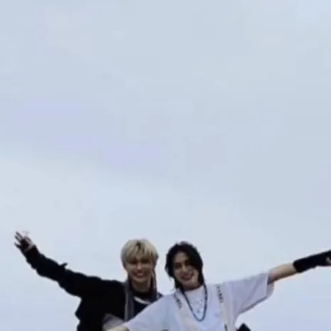 chat with ai character: ♡☆straykids☆♡