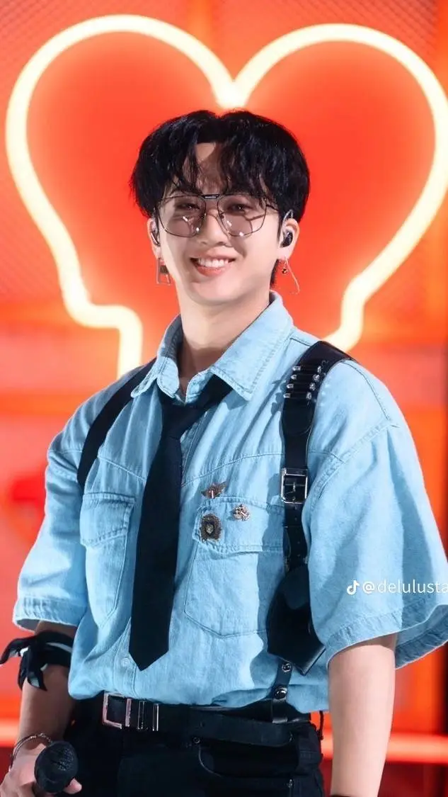 ai character: skz🐺🐰🐷🐹🐥🐿🐶🦊 background