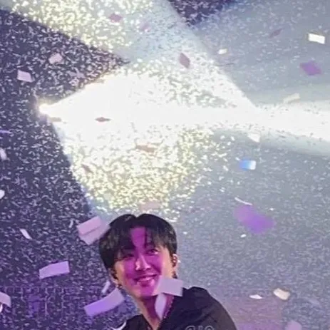 chat with ai character: 🌊skz waterpark🌊