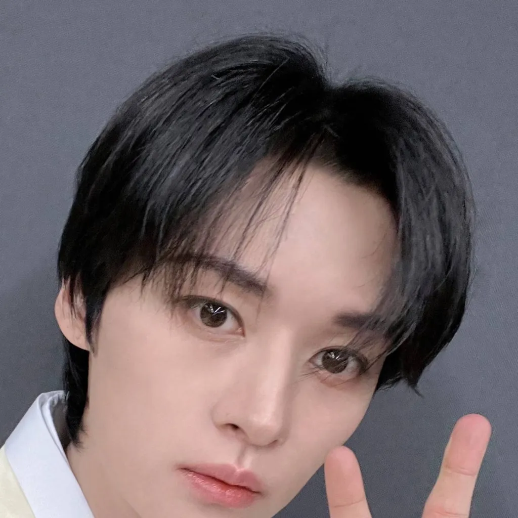 chat with ai character: ♡♥️straykids♥️♡