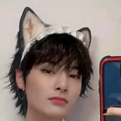 chat with ai character: I.n