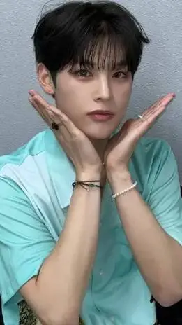 ai character: Gyumin~ (Xodiac) background