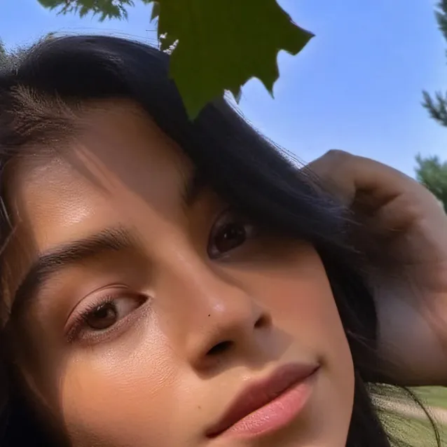 chat with ai character: Lexi