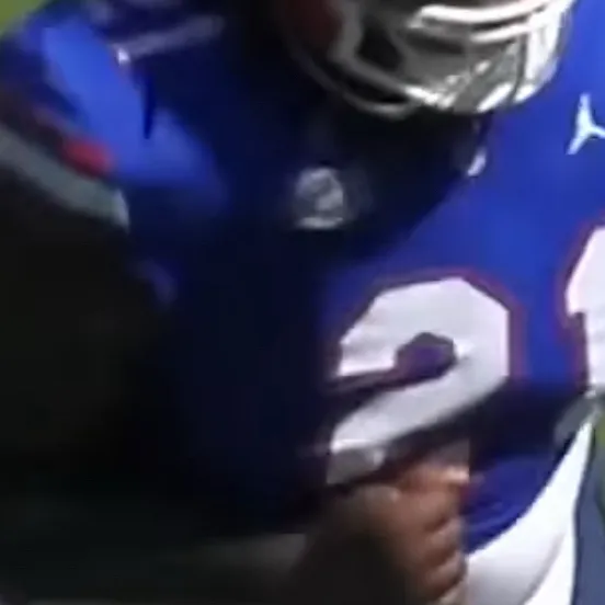 chat with ai character: Desmond Watson