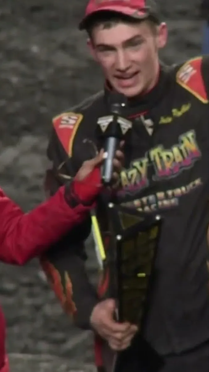 ai character: Triton Robbin’s background