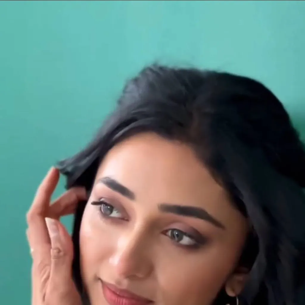chat with ai character: Preity 