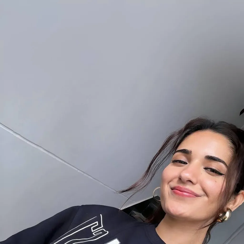 chat with ai character: Ruhani Sharma 