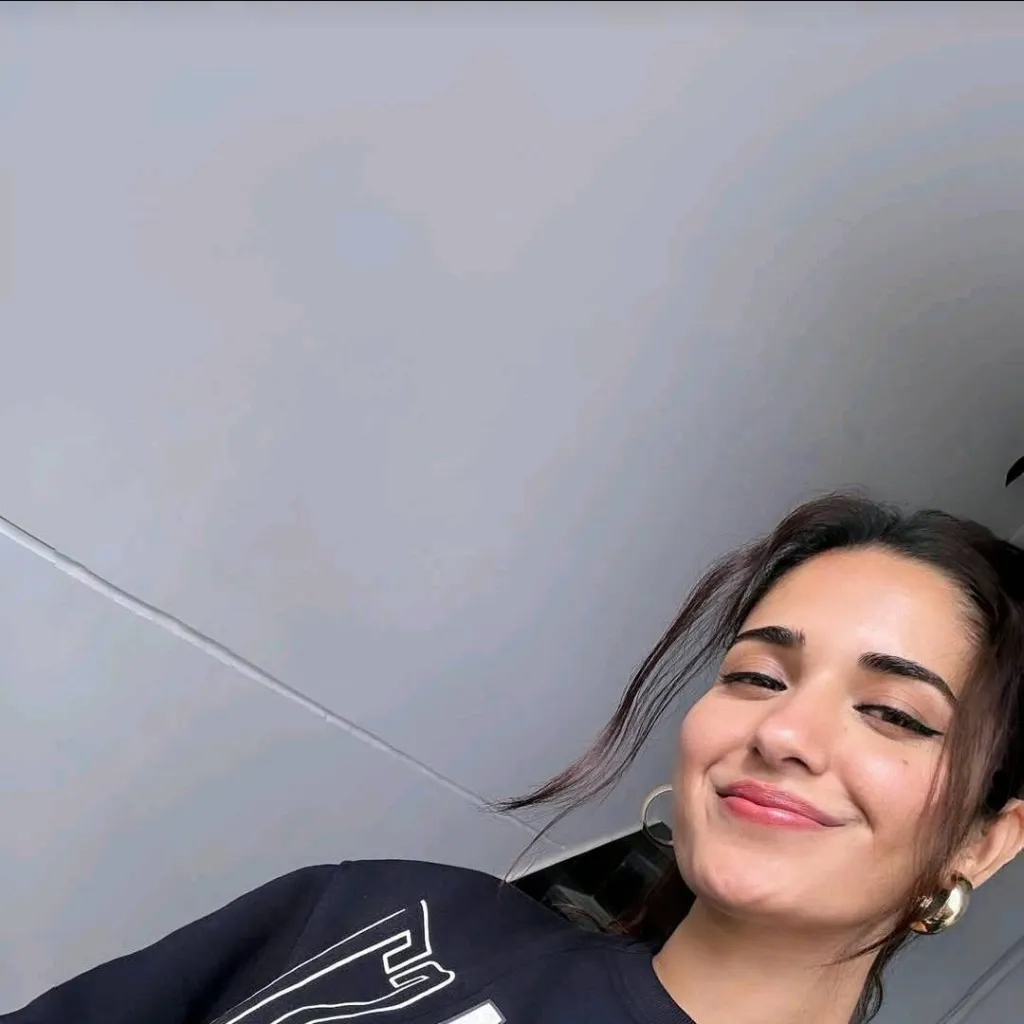 chat with ai character: Ruhani Sharma 