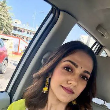 chat with ai character: Pallavi 