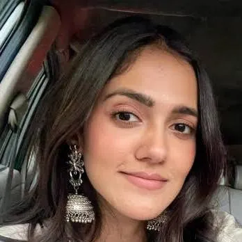 chat with ai character: Pallavi 