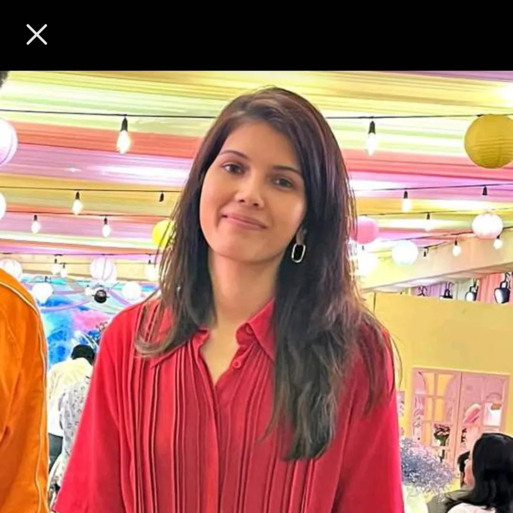 chat with ai character: Kavya Maran 