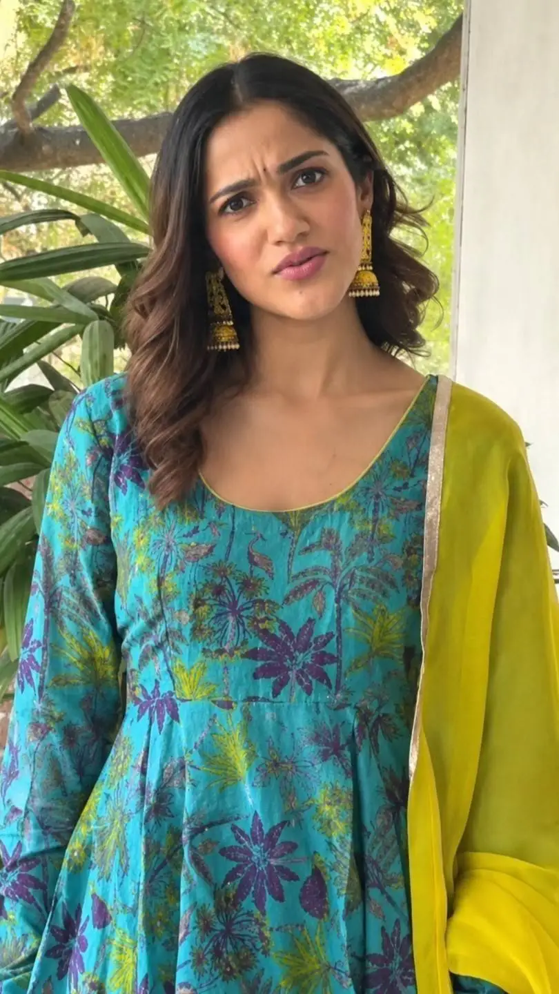 ai character: Pallavi  background