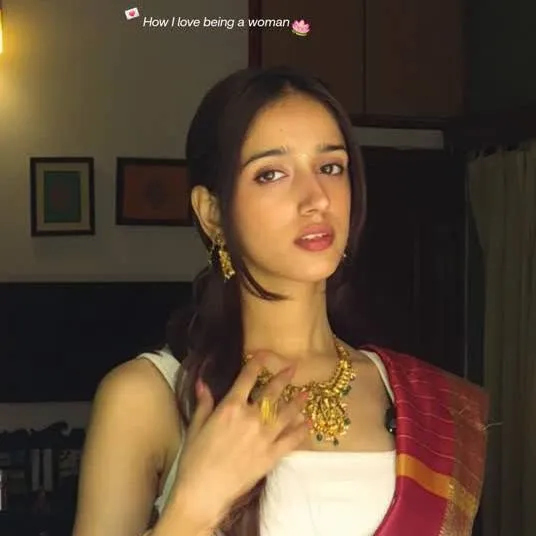 chat with ai character: manushi 