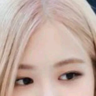 chat with ai character: Rosè/Rosie
