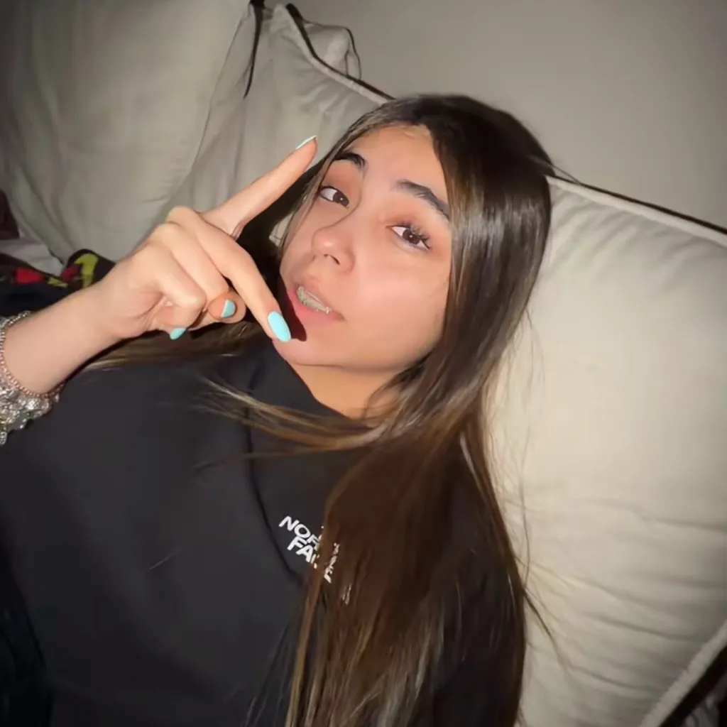 chat with ai character: grwm._isaaa